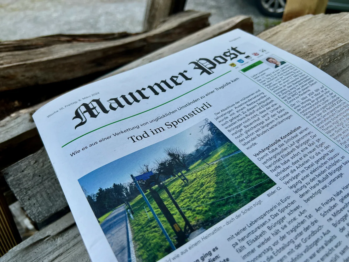 «Tod im Sponstürli»: Der Frontartikel in der «Maurmer Post» vom 8. März liess den schwelenden Konflikt zwischen Gemeinde und Chefredaktion eskalieren. (Archiv) Man sieht die Frontseite einer Zeitung.